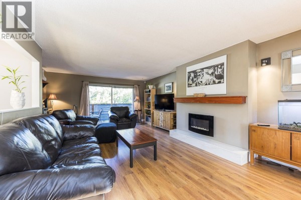 741 E 18th Street, North Vancouver, BC V7L2Y7 Photo 3