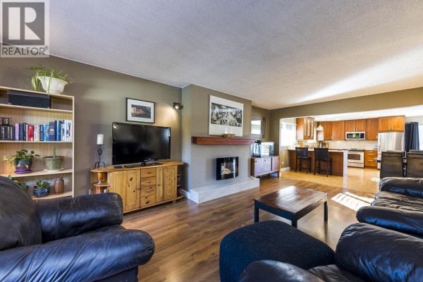 741 E 18th Street, North Vancouver, BC V7L2Y7 Photo 4