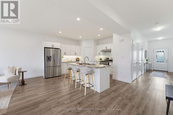 Kitchen - 741 Hollinger Avenue S, North Perth, ON N4W0J3 Photo 4