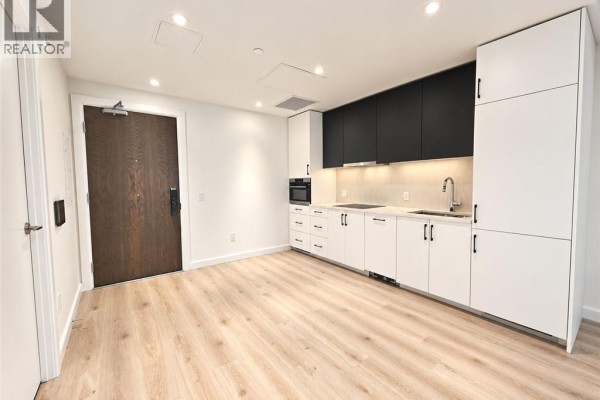 Living room - 741 King Street W Unit# 1705, Kitchener, ON N2G1E5 Photo 4