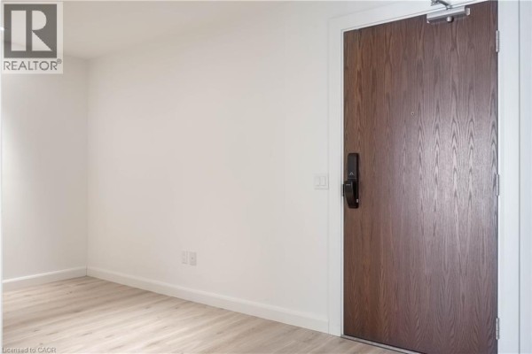 Kitchen - 741 King Street W Unit# 201, Kitchener, ON N2G4K9 Photo 5