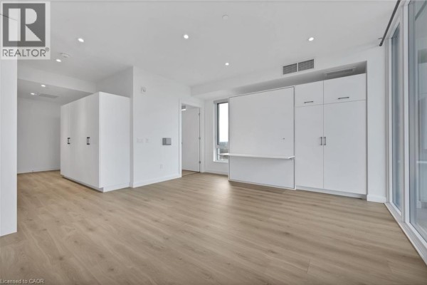 3pc Bathroom - 741 King Street W Unit# 813, Kitchener, ON N2G1E5 Photo 2