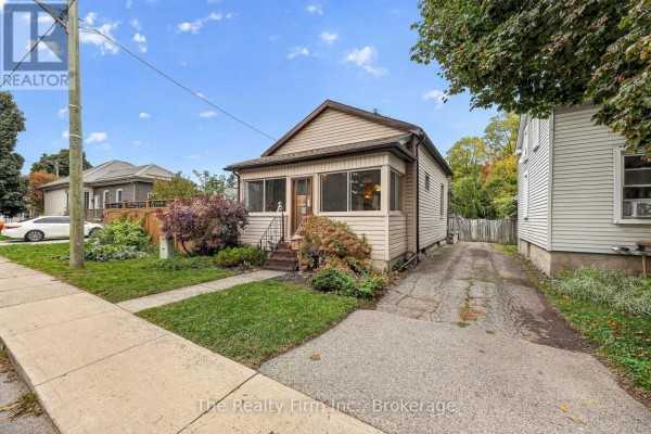 Eating area - 741 Nelson Street, Woodstock, ON N4S4J2 Photo 4