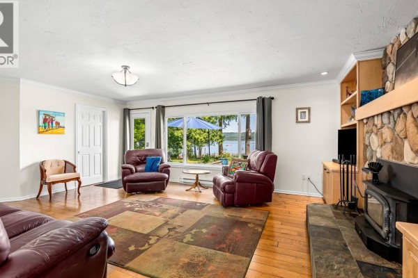Patio - 7410 Yake Rd, Fanny Bay, BC V0R1W0 Photo 2