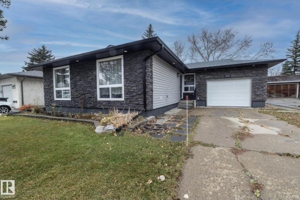 Kitchen - 7412 33 Av Nw, Edmonton, AB T6K1J4 Photo 2