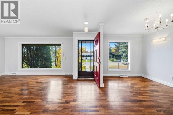 Bedroom - 7412 Fleetwood Drive Se, Calgary, AB T2H0X1 Photo 2