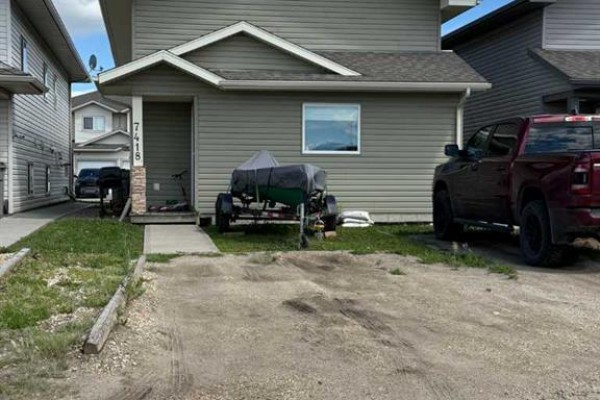 4pc Bathroom - 7418 112 Street, Grande Prairie, AB T8W0C6 Photo 2