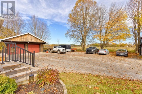 742 Zanders Road, Laurentian Valley, ON K8A6W8 Photo 5