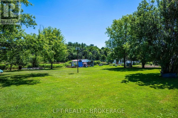 Bedroom 2 - 743 Highway 15, Rr#2 Highway, Rideau Lakes, ON K0E1N0 Photo 5
