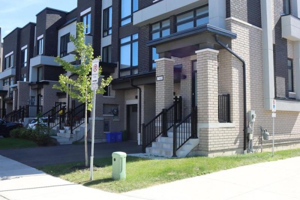 743 Stanstead Path, Oshawa
