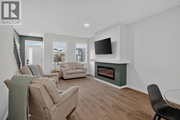 Kitchen - 743 Wolf Willow Boulevard Se, Calgary, AB T2X5R3 Photo 4