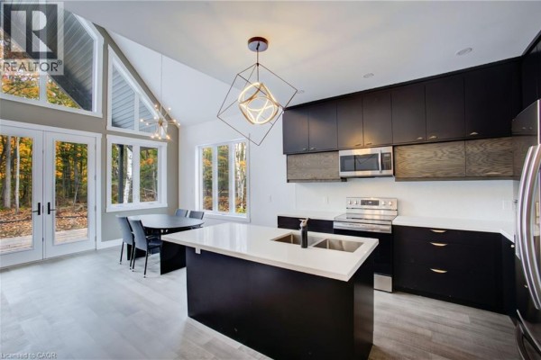 4pc Bathroom - 74362 Driftwood Drive, Bayfield, ON N0M1G0 Photo 5