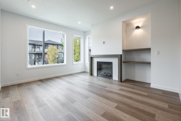 Kitchen - 7443 May Common Nw Nw, Edmonton, AB T6R0X4 Photo 3