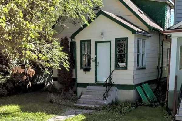 745 Banning Street, Winnipeg