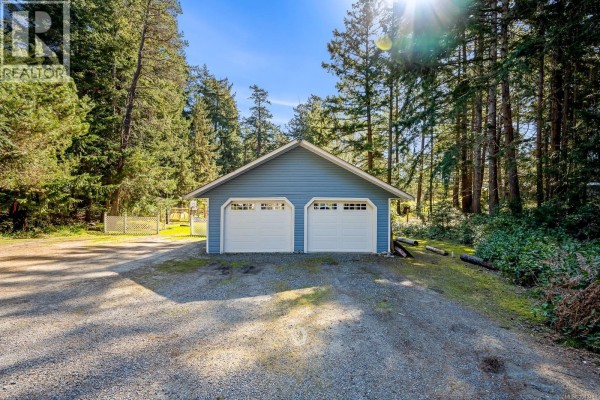 Bathroom - 745 Lazo Rd, Comox, BC V9M3V6 Photo 5