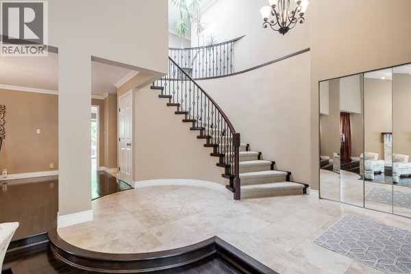 7460 Burnham Court, Burnaby, BC, photo 3