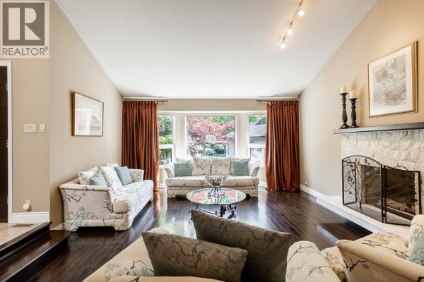 7460 Burnham Court, Burnaby, BC V5A4M7 Photo 5