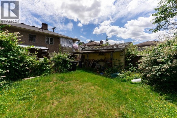 7465 Rosewood Street, Burnaby, BC V5E2G6 Photo 3