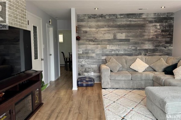 Bonus Room - 748 Canada, Edmundston, NB E3V1W4 Photo 3