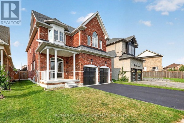 Kitchen - 749 Black Cherry Drive, Oshawa, ON L1K0P4 Photo 4