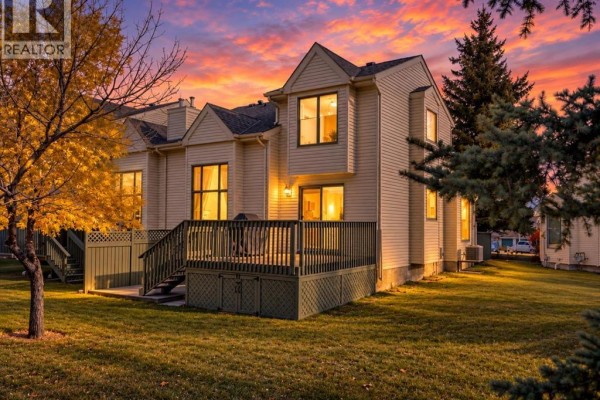 Kitchen - 749 Sandringham Place Nw, Calgary, AB T3K3Z1 Photo 2