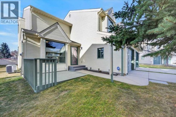 Foyer - 749 Sandringham Place Nw, Calgary, AB T3K3Z1 Photo 3