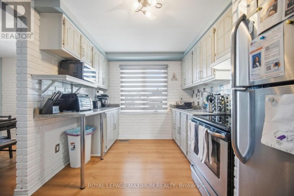 Kitchen - 7493 Bybrook Drive, Mississauga, ON L4T3R4 Photo 3