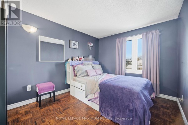 Bedroom 2 - 7493 Bybrook Drive, Mississauga, ON L4T3R4 Photo 5