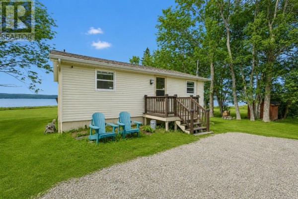 7498 East Bay Highway, Big Pond, NS B1J1Y2 Photo 3