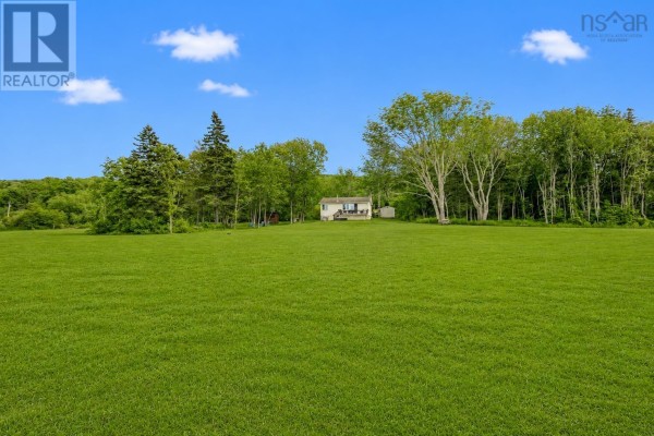 7498 East Bay Highway, Big Pond, NS B1J1Y2 Photo 5
