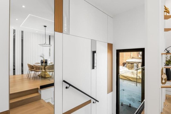 74b Rathnelly Avenue, Toronto, ON M4V2M6 Photo 3