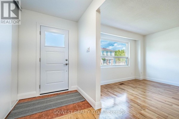 Kitchen - 75 - 1055 Shawnmarr Road, Mississauga, ON L5H3V2 Photo 5