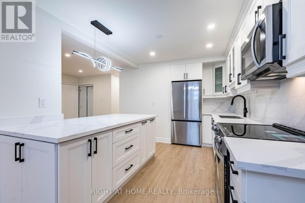 Kitchen - 75 - 6797 Formentera Avenue, Mississauga, ON L5N2L6 Photo 3