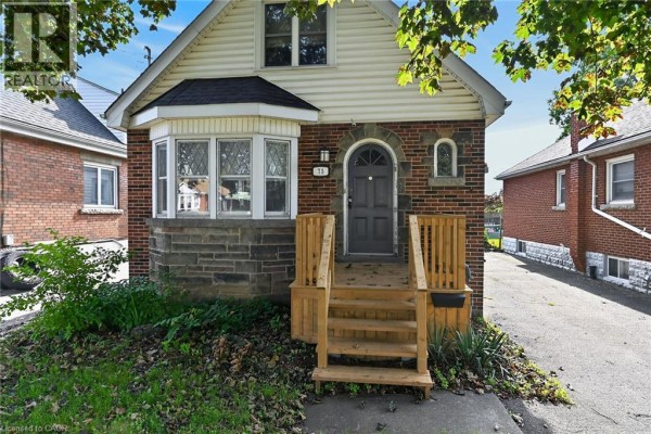 75 Barons Avenue S, Hamilton, ON, photo 2