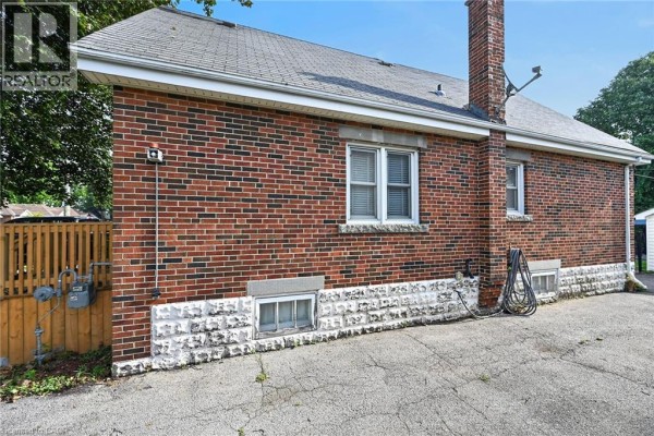 75 Barons Avenue S, Hamilton, ON, photo 3