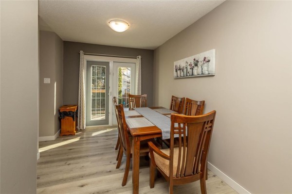 75 E. Fotheringham Drive, Brandon, MB R7B3A7 Photo 4