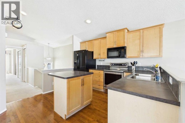 Dining room - 75 Everglen Road Sw, Calgary, AB T2Y5E9 Photo 3