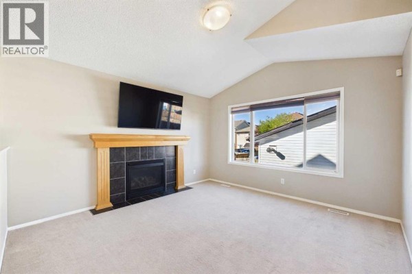 Bedroom - 75 Everglen Road Sw, Calgary, AB T2Y5E9 Photo 5