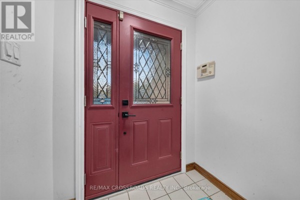 Living room - 75 Fordover Drive, Toronto, ON M1E1T7 Photo 5