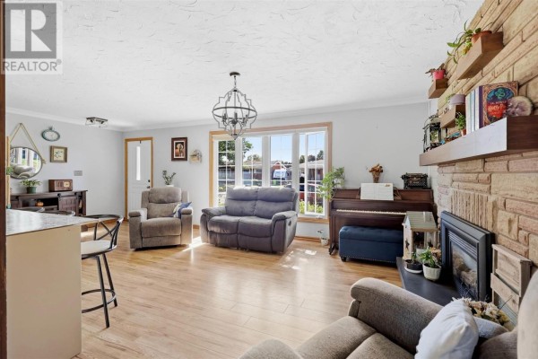Living room - 75 Joel Ct, Sault Ste  Marie, ON P6A5E7 Photo 2