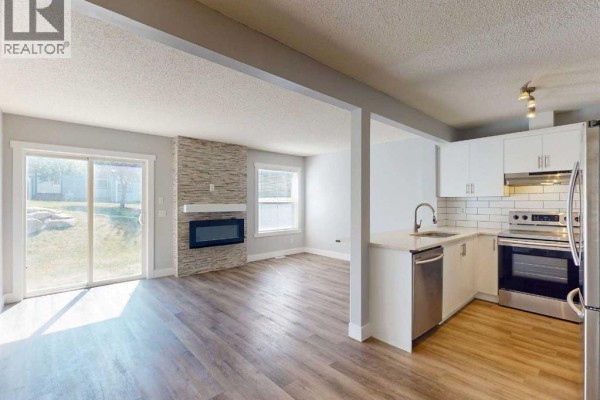 Kitchen - 75 Panatella Villas Nw, Calgary, AB T3K0G6 Photo 3