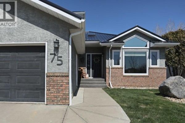 5pc Bathroom - 75 Parkland Close E, Brooks, AB T1R0M2 Photo 4