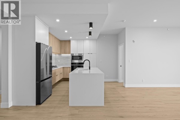 Den - 75 Predator Ridge Drive Unit# 301, Vernon, BC V1H1G4 Photo 4