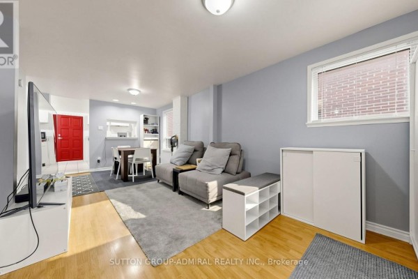 Bathroom - 75 Rockcliffe Boulevard, Toronto, ON M6N4R4 Photo 2