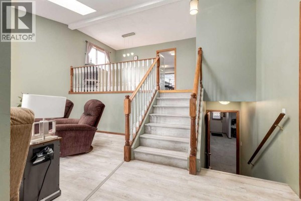 75 Sandstone Crescent Se, Airdrie, AB, photo 3