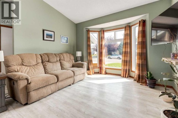 3pc Bathroom - 75 Sandstone Crescent Se, Airdrie, AB T4B1T7 Photo 5