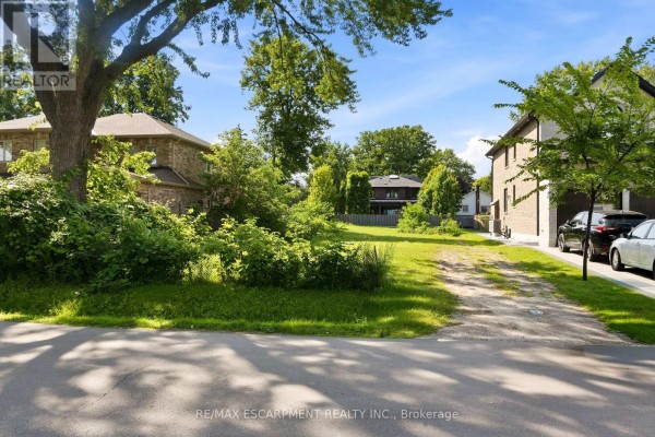 75 Troy Street, Mississauga, ON L5G1S6 Photo 4
