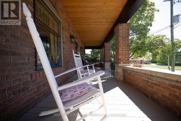 Loft - 75 Walnut Street, Brant, ON N3L2J5 Photo 2