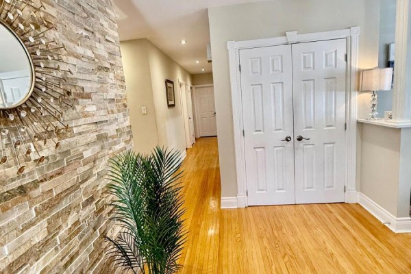Kitchen - 75 Walwyn Avenue, Toronto, ON M9N3H9 Photo 4