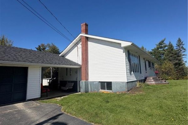 Bath (# pieces 1-6) - 750 Back Road, Lyttleton, NB E9E1X5 Photo 2